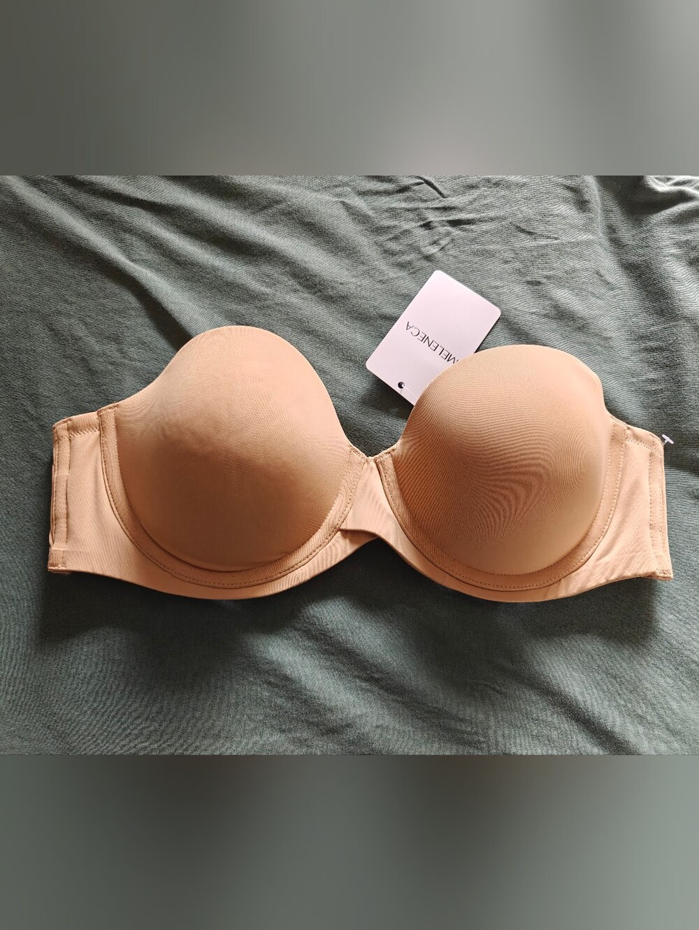 NWT Strapless Nude Bra
